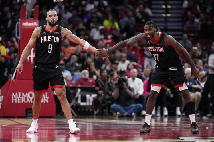 开云体育：公牛队拉文砍下40分，球队逆转取胜，nba_拉文34分 公牛击败活塞